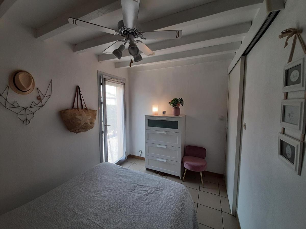 Charmante Villa Patio Avec Terrasse : Proche Plages Et Centre, Ideale Pour 4 Personnes - Fr-1-239-789 卡布勒通 外观 照片